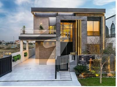 ڈی ایچ اے فیز 6 ڈیفنس (ڈی ایچ اے),لاہور میں 5 کمروں کا 1 کنال مکان 8.3 کروڑ میں برائے فروخت۔