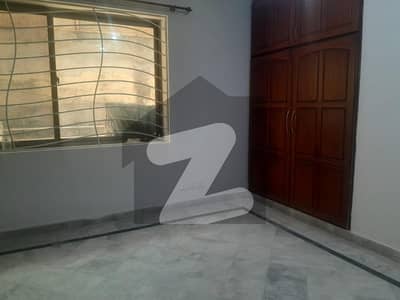 جی ۔ 11/1 جی ۔ 11,اسلام آباد میں 4 کمروں کا 5 مرلہ مکان 4.25 کروڑ میں برائے فروخت۔