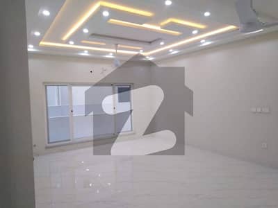 بحریہ ٹاؤن فیز 4 بحریہ ٹاؤن راولپنڈی,راولپنڈی میں 6 کمروں کا 1 کنال مکان 2.45 لاکھ میں کرایہ پر دستیاب ہے۔ بحریہ ٹاؤن فیز 4 بحریہ ٹاؤن راولپنڈی,راولپنڈی میں 6 کمروں کا 1 کنال مکان 2.45 لاکھ میں کرایہ پر دستیاب ہے۔