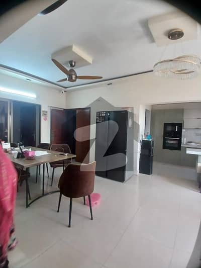 شاہراہِ فیصل کراچی میں 3 کمروں کا 8 مرلہ فلیٹ 3.5 کروڑ میں برائے فروخت۔