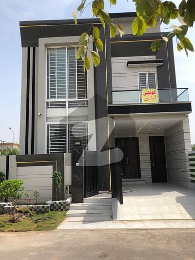 پارک ویو سٹی ۔ کرسٹل بلاک پارک ویو سٹی,لاہور میں 4 کمروں کا 5 مرلہ مکان 2.25 کروڑ میں برائے فروخت۔