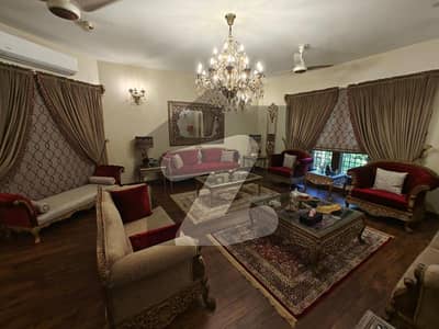 ڈی ایچ اے فیز 2 ڈی ایچ اے ڈیفینس,کراچی میں 4 کمروں کا 1 کنال مکان 3.75 لاکھ میں کرایہ پر دستیاب ہے۔