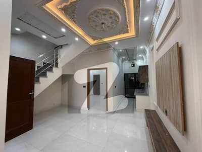 سبزہ زار سکیم لاہور میں 3 کمروں کا 3 مرلہ مکان 1.6 کروڑ میں برائے فروخت۔