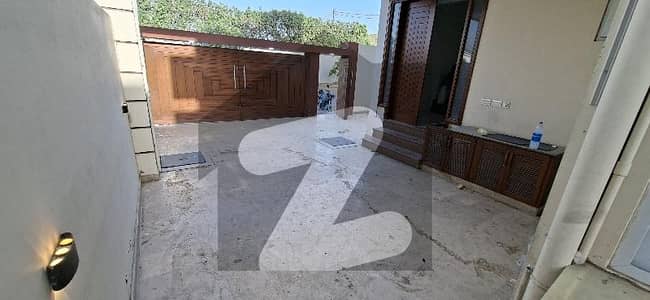 LIKE BRAND NEW 2 PORTION   GROUND FLOOR 3BED   BASEMENT FLOOR 3BED