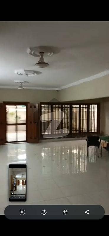 پی ای سی ایچ ایس بلاک 2 پی ای سی ایچ ایس,جمشید ٹاؤن,کراچی میں 4 کمروں کا 1 کنال زیریں پورشن 6.0 کروڑ میں برائے فروخت۔