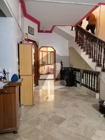 گلستانِِ جوہر ۔ بلاک 4 گلستانِ جوہر,کراچی میں 6 کمروں کا 7 مرلہ مکان 3.8 کروڑ میں برائے فروخت۔