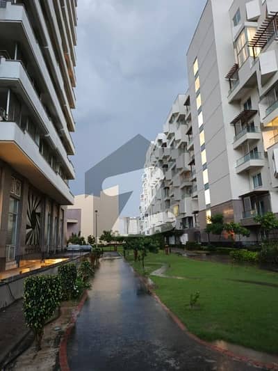 پینٹا سکوائر بائے ڈی ایچ اے لاهور ڈی ایچ اے فیز 5,ڈیفنس (ڈی ایچ اے),لاہور میں 3 کمروں کا 10 مرلہ فلیٹ 1.8 لاکھ میں کرایہ پر دستیاب ہے۔