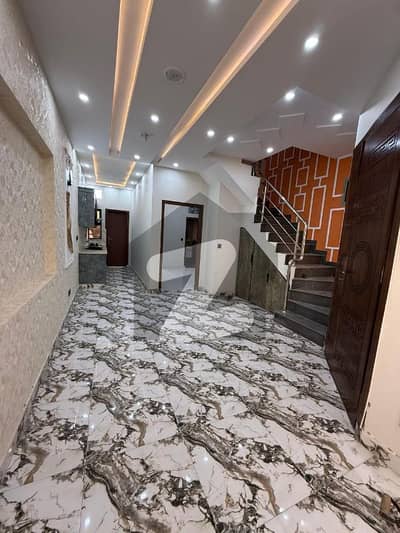 ال-کبیر فیز 2 - بلاک ای الکبیر ٹاؤن - فیز 2,الکبیر ٹاؤن,رائیونڈ روڈ,لاہور میں 3 کمروں کا 3 مرلہ مکان 50.0 ہزار میں کرایہ پر دستیاب ہے۔