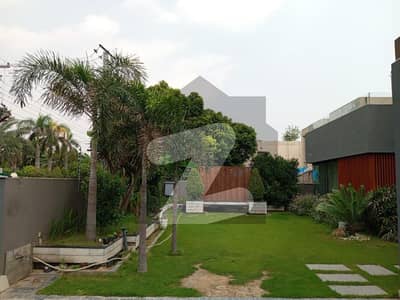 2 KANAL ELEGANT AND FULLY MAINTAINED SUPER HOT LOCATED BUNGALOW IS AVAILABLE IN THE BEST BLOCK OF DHA LAHORE.