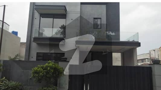 لیک سٹی میڈوز فیز 1 - بلاک ایف لیک سٹی میڈوز فیز 1,لیک سٹی میڈوز,لاہور میں 5 کمروں کا 9 مرلہ مکان 4.7 کروڑ میں برائے فروخت۔