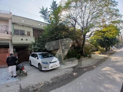 40*80 Cda Transfer Top Location Renovated Marble Floor House Available In G-9/1