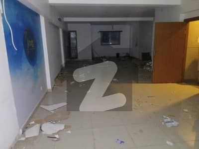 بخاری کمرشل ایریا ڈی ایچ اے فیز 6,ڈی ایچ اے ڈیفینس,کراچی میں 5 مرلہ دفتر 1.3 لاکھ میں کرایہ پر دستیاب ہے۔