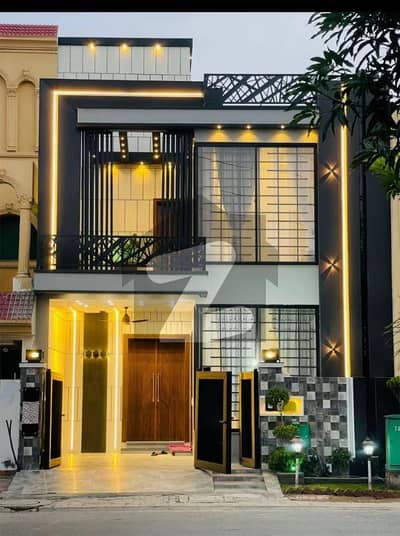 بحریہ ٹاؤن ٹیولپ بلاک بحریہ ٹاؤن سیکٹر سی,بحریہ ٹاؤن,لاہور میں 3 کمروں کا 5 مرلہ مکان 2.1 کروڑ میں برائے فروخت۔