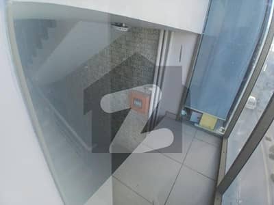 ذوالفقار کمرشل ایریا ڈی ایچ اے فیز 8,ڈی ایچ اے ڈیفینس,کراچی میں 5 مرلہ دفتر 2.0 لاکھ میں کرایہ پر دستیاب ہے۔