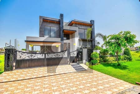 20 MARLA ELEGANT AND FULLY MAINTAINED SUPER HOT LOCATED BUNGALOW'S UPPER PORTION IS AVAILABLE IN THE BEST BLOCK OF DHA LAHORE.