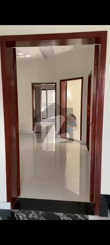 بیکن ہاؤس سوسائٹی لاہور میں 5 کمروں کا 10 مرلہ مکان 3.5 کروڑ میں برائے فروخت۔