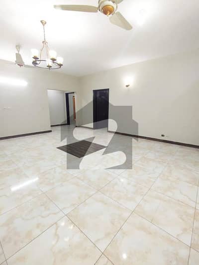 عسکری 11 عسکری,لاہور میں 3 کمروں کا 10 مرلہ فلیٹ 3.05 کروڑ میں برائے فروخت۔