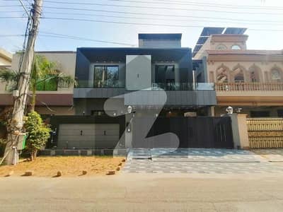 Main Double Road House Of 10 Marla In Wapda Town Phase 1 - Block J2 Is Available Main Double Road House Of 10 Marla In Wapda Town Phase 1 - Block J2 Is Available