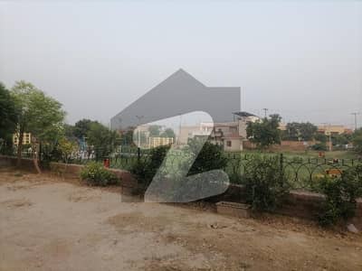 ایف ڈی اے سٹی ۔ بلاک ڈی ایف ڈی اے سٹی,فیصل آباد میں 1 کنال رہائشی پلاٹ 50.0 لاکھ میں برائے فروخت۔