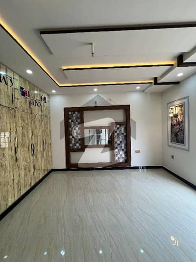 10 MARLA USED HOUSE FOR SALE NASHEMAN IQBAL PHASE 2