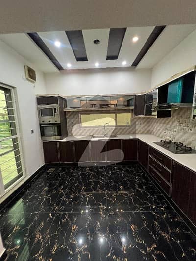 1 KANAL BRAND NEW HOUSE FOR RENT VALANCIA TOWN