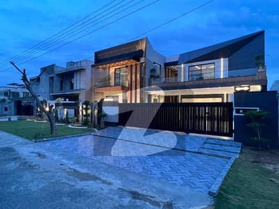 THE ULTIMATE MANSION: 2 KANAL LUXURY VILLA FOR SALE   Valencia Town, Lahore | Park Facing | Ultra-Modern Lifestyle
