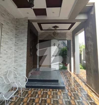 پی جی ای سی ایچ ایس فیز 2 پنجاب گورنمنٹ ایمپلائیز سوسائٹی,لاہور میں 7 کمروں کا 1 کنال مکان 5.7 کروڑ میں برائے فروخت۔