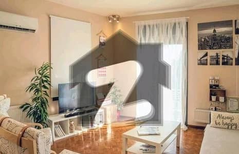 بحریہ ٹاؤن سیکٹر ای بحریہ ٹاؤن,لاہور میں 2 کمروں کا 4 مرلہ فلیٹ 1.3 کروڑ میں برائے فروخت۔