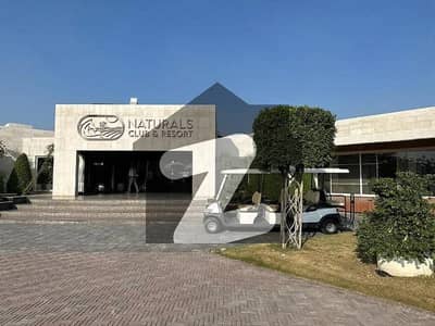نیچرل کلب اینڈ ریزورٹ فیصل آباد میں 4 کنال فارم ہاؤس 7.2 کروڑ میں برائے فروخت۔