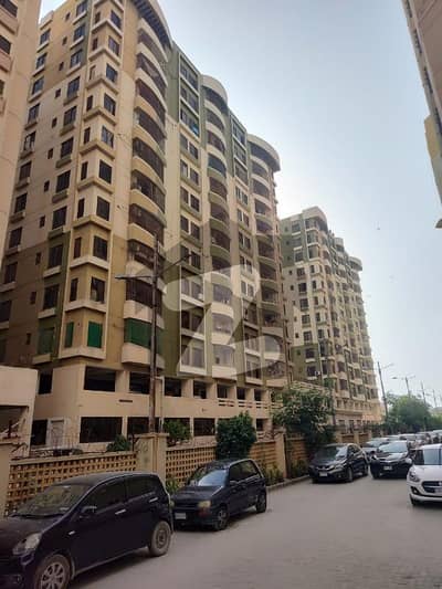Gorgeous Prime Location 1900 Square Feet Flat For sale Available In Gulistan-e-Jauhar - Block 10