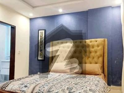 Flat For Grabs In 400 Square Feet Lahore