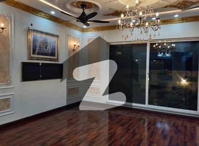 بحریہ ٹاؤن سیکٹر ای بحریہ ٹاؤن,لاہور میں 3 کمروں کا 5 مرلہ مکان 1.9 کروڑ میں برائے فروخت۔