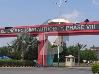 کمرشل براڈوے بلاک سی ڈی ایچ اے فیز 8 - کمرشل براڈوے,ڈی ایچ اے فیز 8,ڈیفنس (ڈی ایچ اے),لاہور میں 8 مرلہ کمرشل پلاٹ 16.0 کروڑ میں برائے فروخت۔