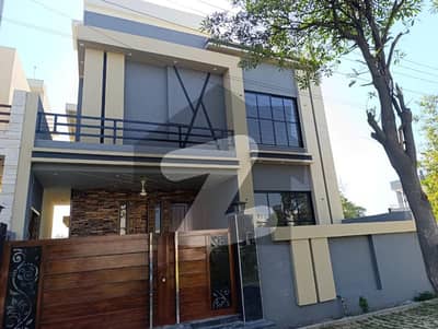 Brand New Beautiful 10 Marla House Available For Rent
