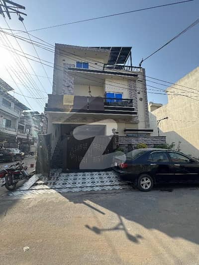 الرحمان گارڈن فیز 2 الرحمان گارڈن,لاہور میں 5 کمروں کا 5 مرلہ مکان 2.25 کروڑ میں برائے فروخت۔