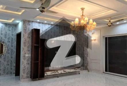 بحریہ ٹاؤن سیکٹر سی بحریہ ٹاؤن,لاہور میں 3 کمروں کا 5 مرلہ مکان 2.1 کروڑ میں برائے فروخت۔