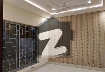 بحریہ ٹاؤن سیکٹر ای بحریہ ٹاؤن,لاہور میں 3 کمروں کا 5 مرلہ مکان 1.75 کروڑ میں برائے فروخت۔