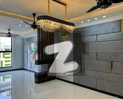 بحریہ ٹاؤن سیکٹر ای بحریہ ٹاؤن,لاہور میں 3 کمروں کا 5 مرلہ مکان 1.85 کروڑ میں برائے فروخت۔