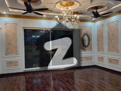 بحریہ ٹاؤن سیکٹر ای بحریہ ٹاؤن,لاہور میں 5 کمروں کا 10 مرلہ مکان 3.1 کروڑ میں برائے فروخت۔