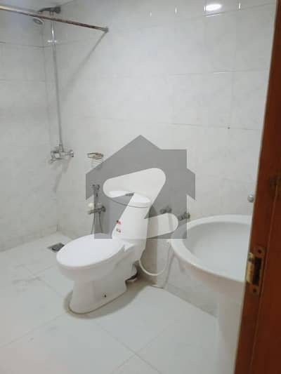 آئی ۔ 8/4 آئی ۔ 8,اسلام آباد میں 6 کمروں کا 14 مرلہ مکان 4.5 لاکھ میں کرایہ پر دستیاب ہے۔