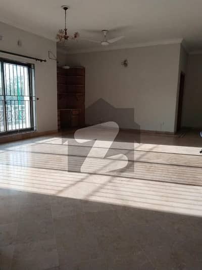 House For Grabs In 14 Marla Islamabad