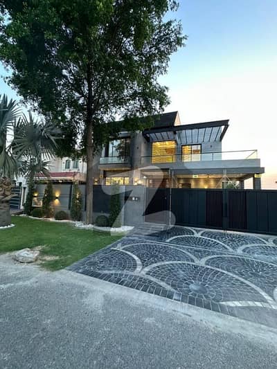 1 KANAL FULL HOUSE FOR RENT Facing Raya (DHA PHASE 6)