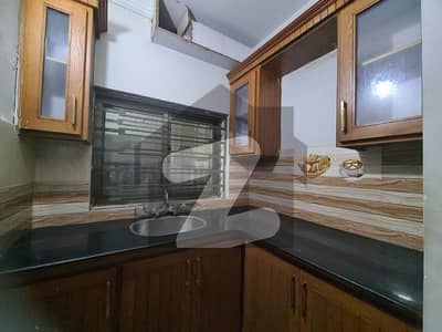 مارگلہ ٹاؤن اسلام آباد میں 1 کمرے کا 6 مرلہ بالائی پورشن 30.0 ہزار میں کرایہ پر دستیاب ہے۔