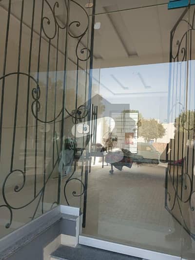 بحریہ ٹاؤن سیکٹر ای بحریہ ٹاؤن,لاہور میں 2 مرلہ دکان 33.0 ہزار میں کرایہ پر دستیاب ہے۔