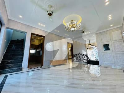 10 Marla Modern House for Sale in M3 Extension, Lake City Lahore Ready to Move