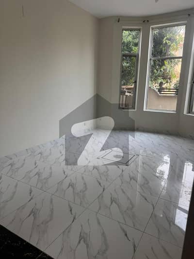 لیک سٹی ۔ سیکٹرایم ۔ 7 لیک سٹی,رائیونڈ روڈ,لاہور میں 3 کمروں کا 5 مرلہ مکان 2.05 کروڑ میں برائے فروخت۔