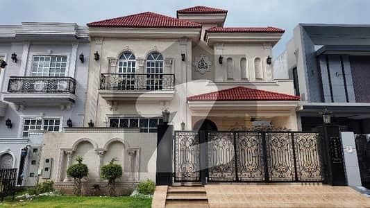 پیراگون سٹی ۔ وُوڈز بلاک پیراگون سٹی,لاہور میں 4 کمروں کا 10 مرلہ مکان 5.1 کروڑ میں برائے فروخت۔