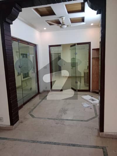 Very Beautiful Neat And Clean Full House In Ideal Location Of Johar Town Q Block , 60ft Road Opposite 12 Marla Houses For Rent