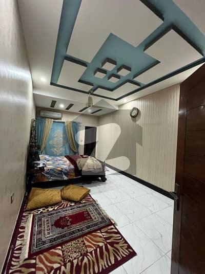 جوہر ٹاؤن فیز 1 - بلاک ایف جوہر ٹاؤن فیز 1,جوہر ٹاؤن,لاہور میں 6 کمروں کا 7 مرلہ مکان 3.5 کروڑ میں برائے فروخت۔