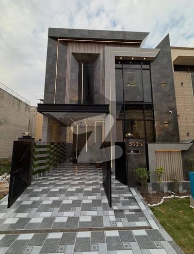 ڈی ایچ اے 9 ٹاؤن ڈیفنس (ڈی ایچ اے),لاہور میں 3 کمروں کا 5 مرلہ مکان 3.1 کروڑ میں برائے فروخت۔ ڈی ایچ اے 9 ٹاؤن ڈیفنس (ڈی ایچ اے),لاہور میں 3 کمروں کا 5 مرلہ مکان 3.1 کروڑ میں برائے فروخت۔